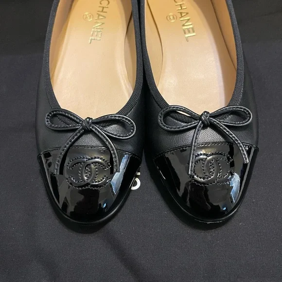 SOLD! Chanel Lambskin Ballet Flats - Picture 5 of 15